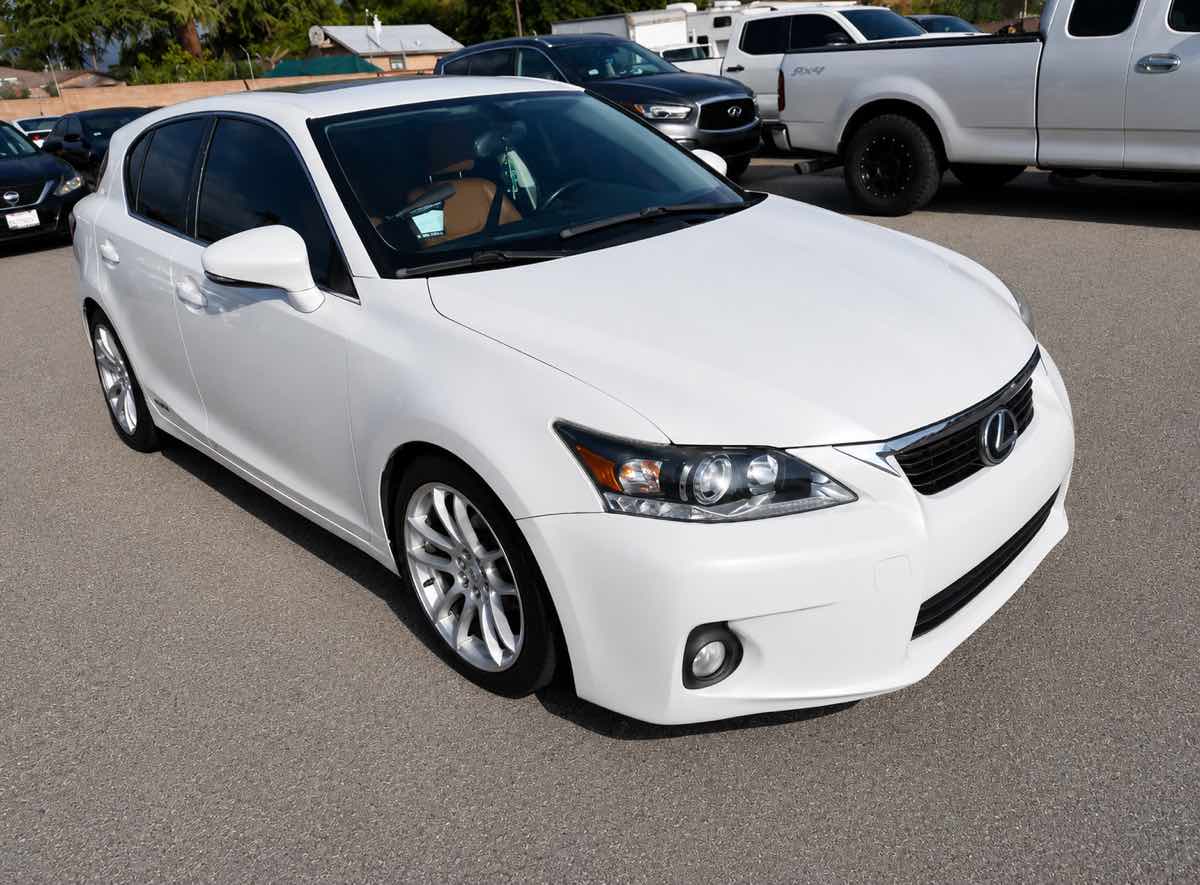2013 Lexus CT 200h 200h's photo