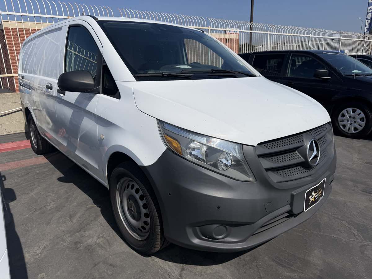 2016 Mercedes-Benz Metris -'s photo