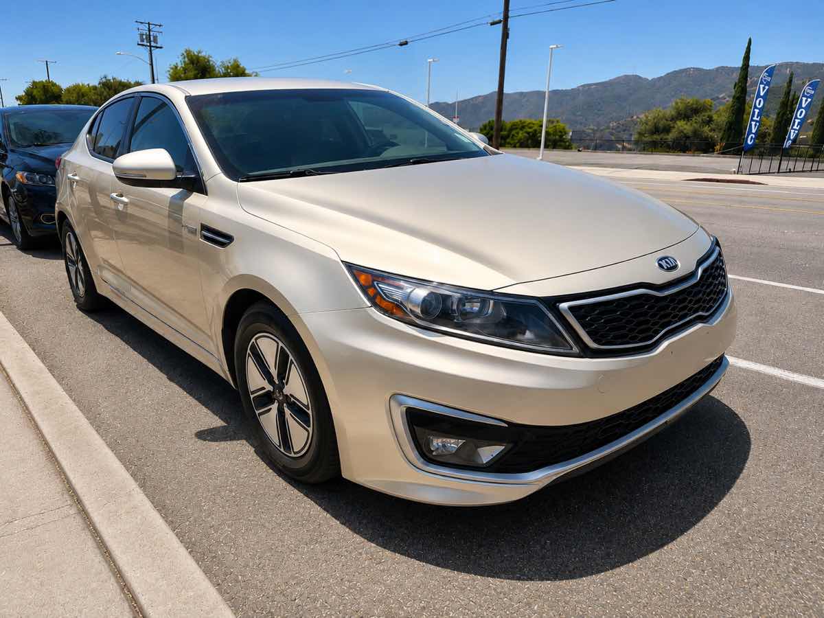  2013 Kia Optima Hybrid LX   