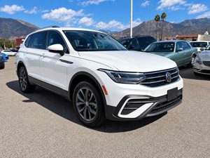 View 2023 Volkswagen Tiguan