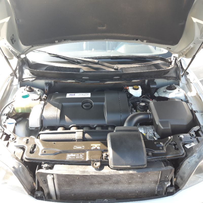 Sold 2010 Volvo XC90 I6 R-Design in La Crescenta