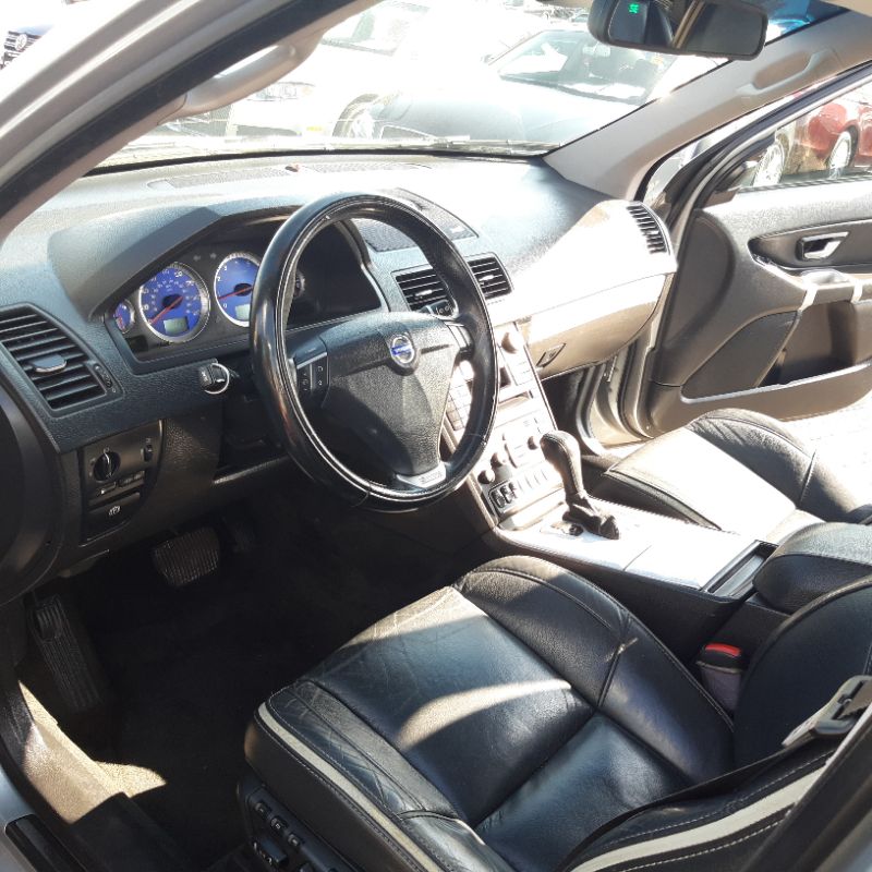 Sold 2010 Volvo XC90 I6 R-Design in La Crescenta