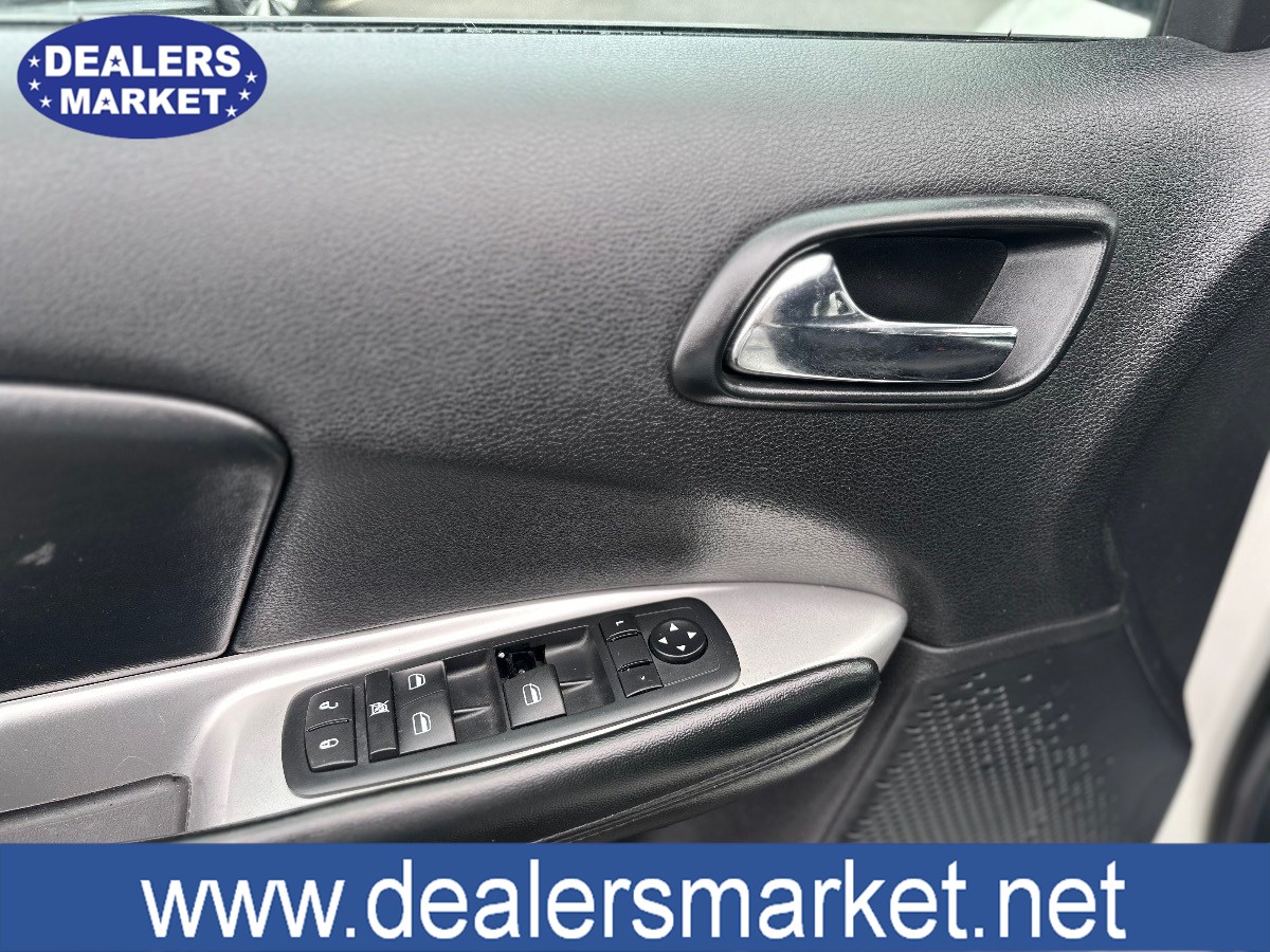 2015 Dodge Journey SXT photo 10