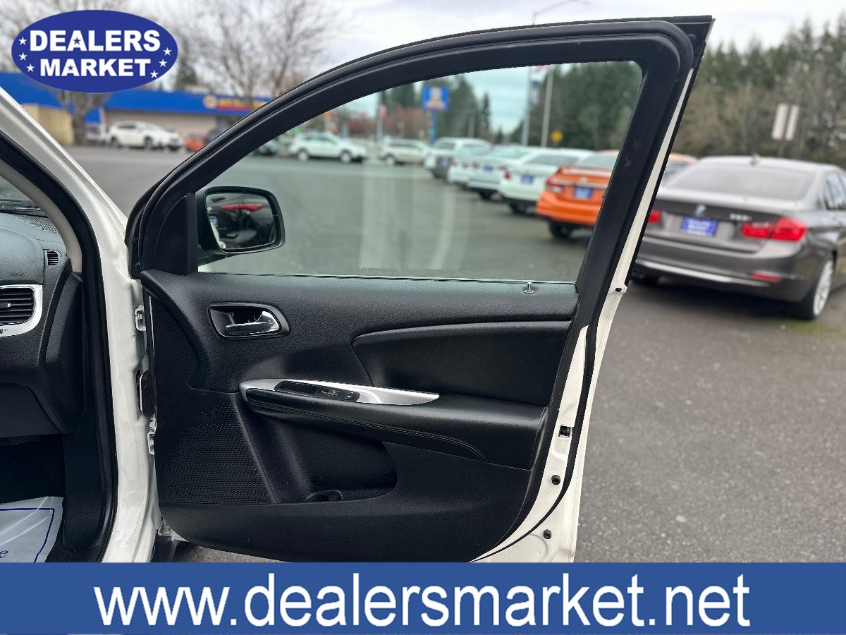 2015 Dodge Journey SXT photo 19