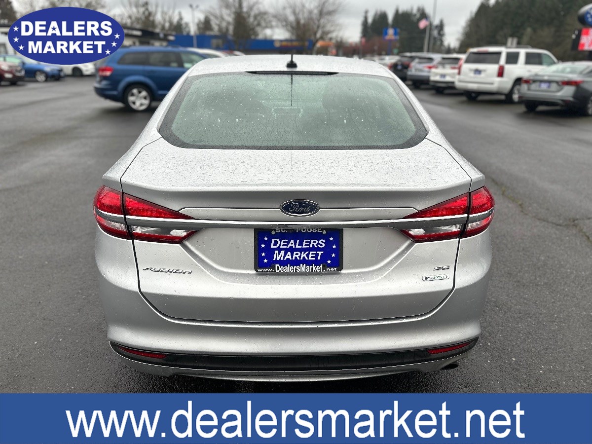 2017 Ford Fusion SE photo 4
