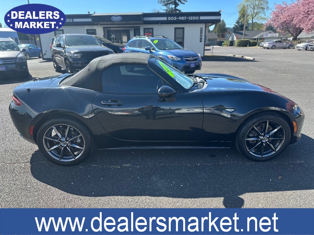 2016 Mazda MX-5 Miata Miata Grand Touring photo 12