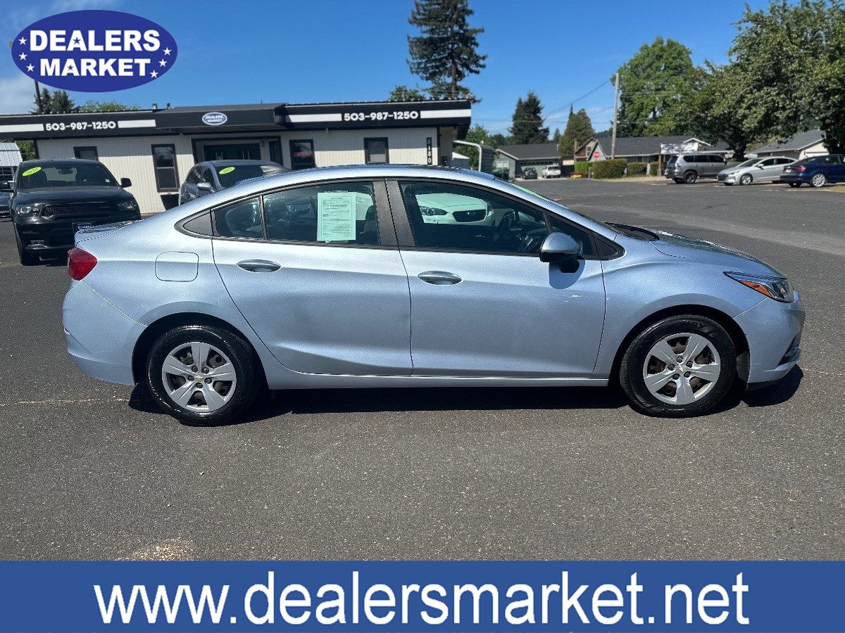2017 Chevrolet Cruze LS photo 6