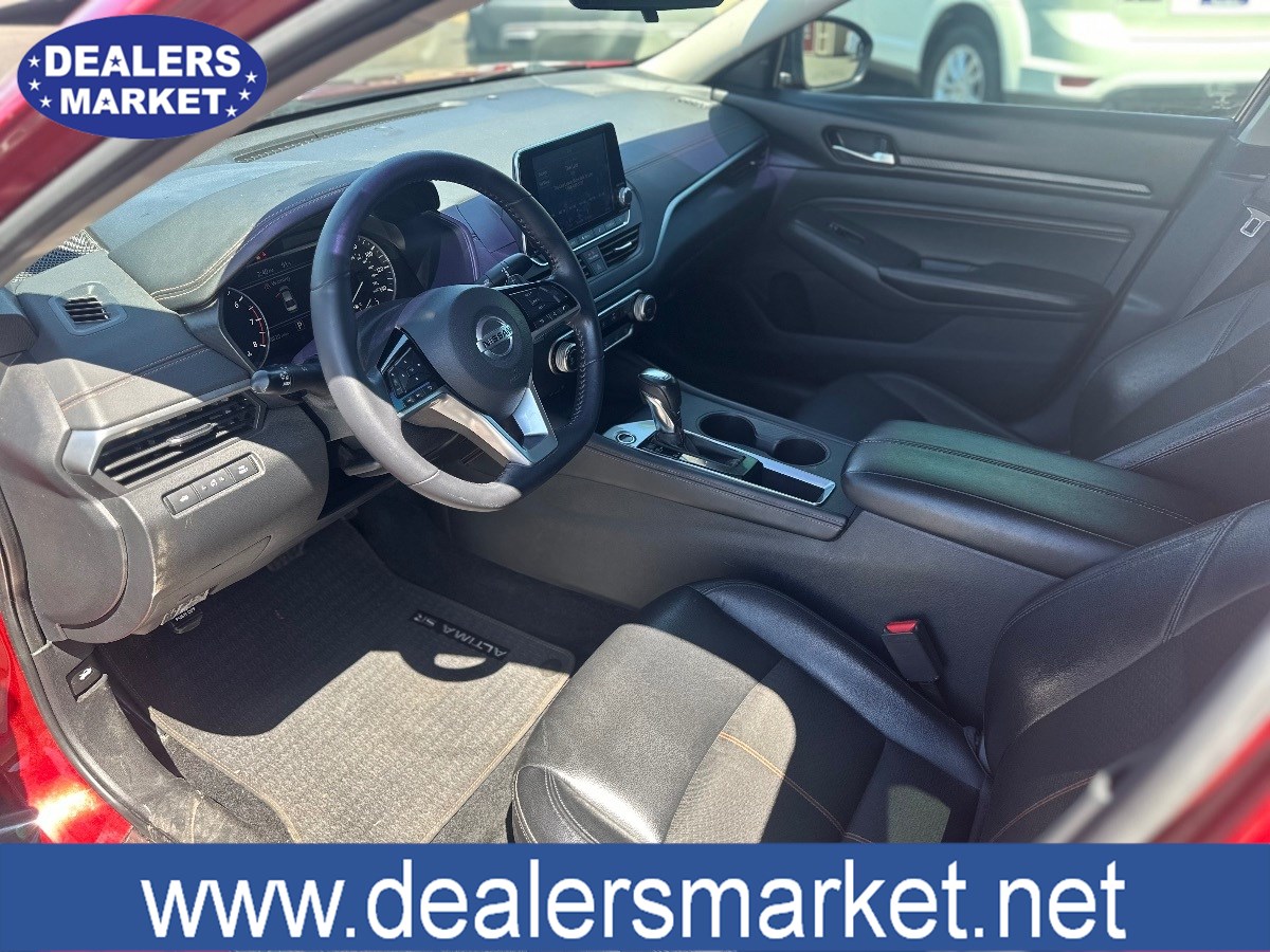 2020 Nissan Altima 2.5 SR photo 11