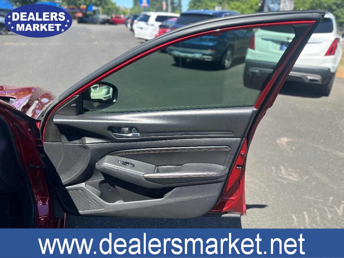 2020 Nissan Altima 2.5 SR photo 19