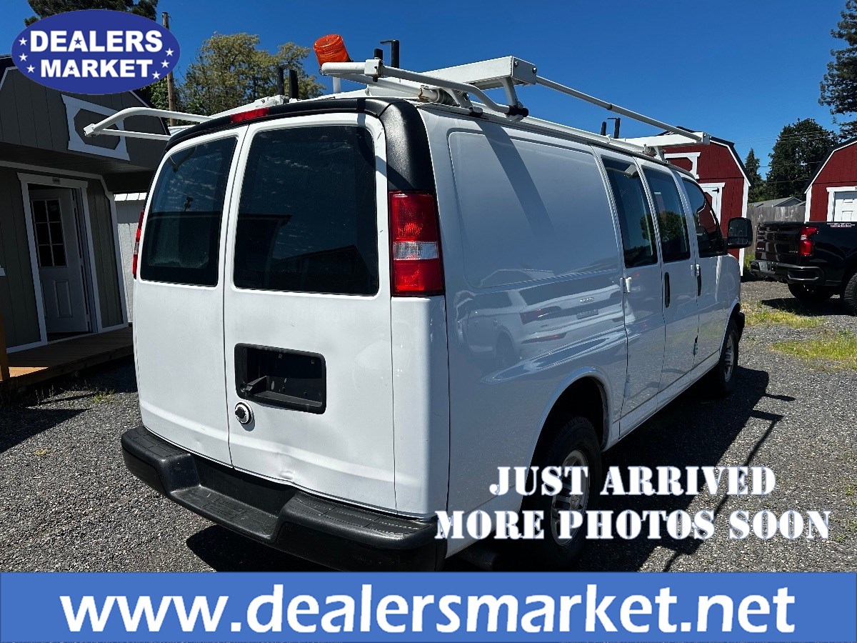 2016 Chevrolet Express Cargo Van photo 4