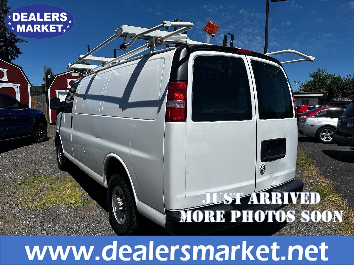 2016 Chevrolet Express Cargo Van photo 3