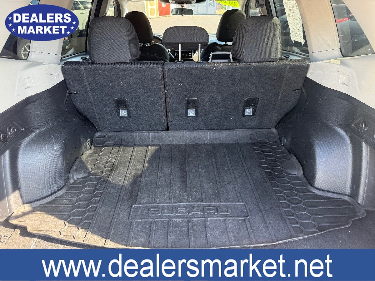 2022 Subaru Forester Premium photo 17