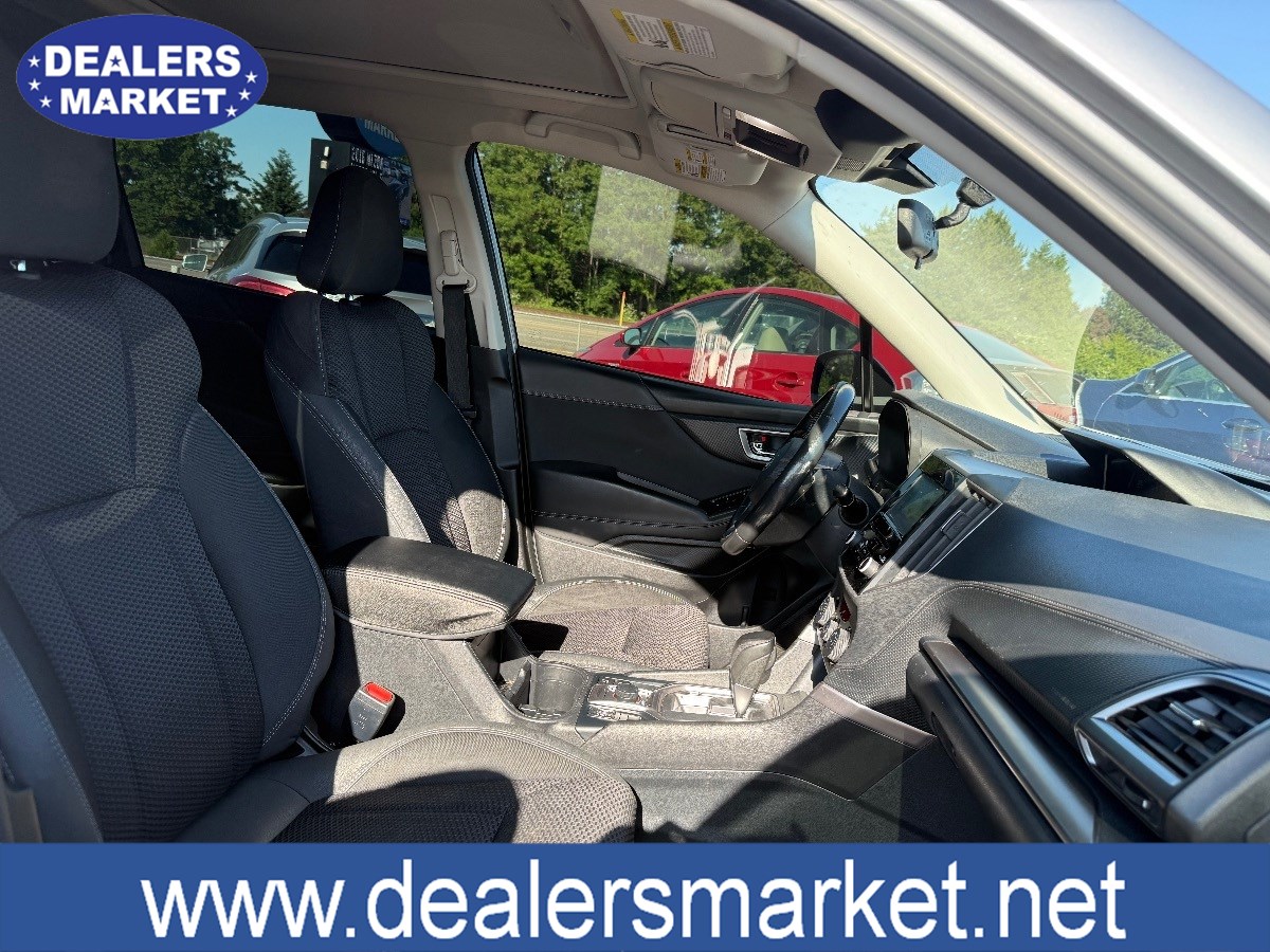 2022 Subaru Forester Premium photo 13