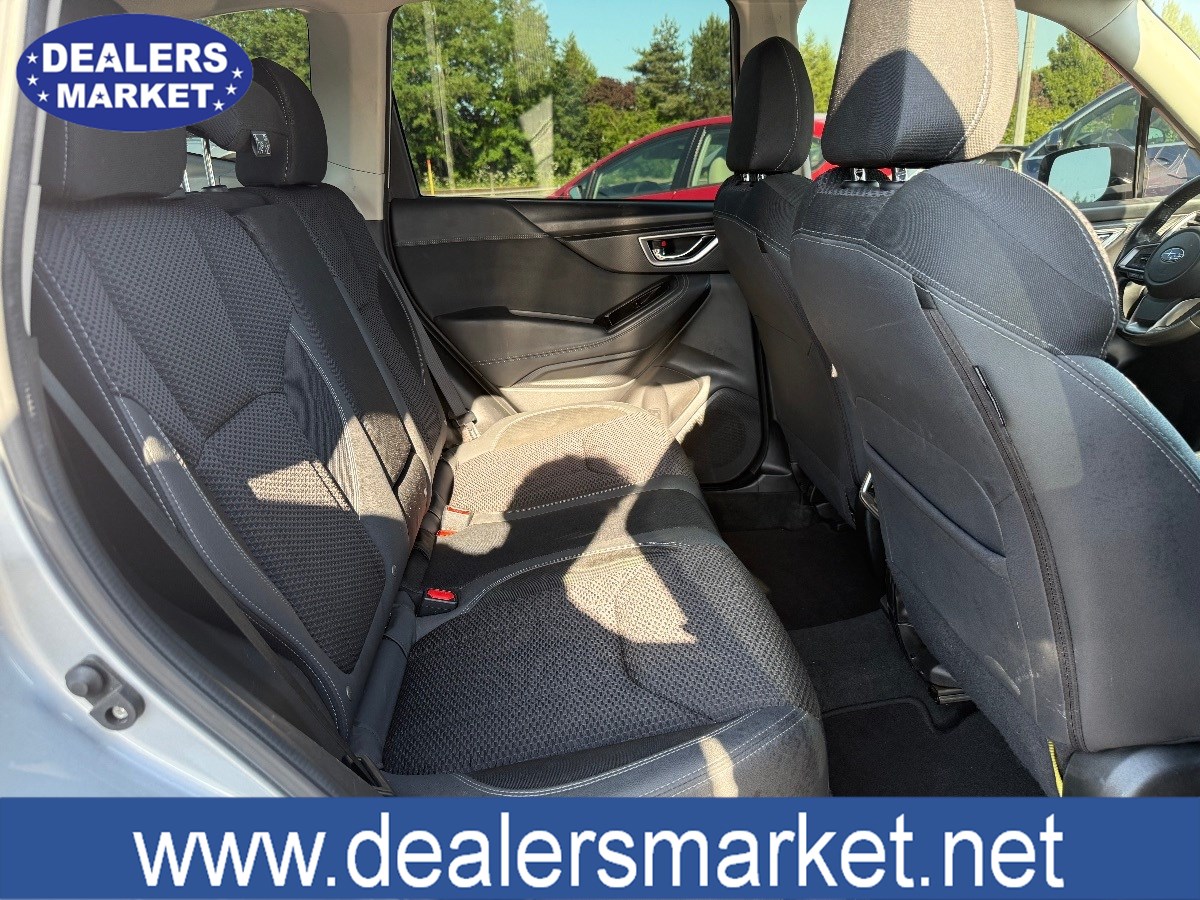 2022 Subaru Forester Premium photo 14