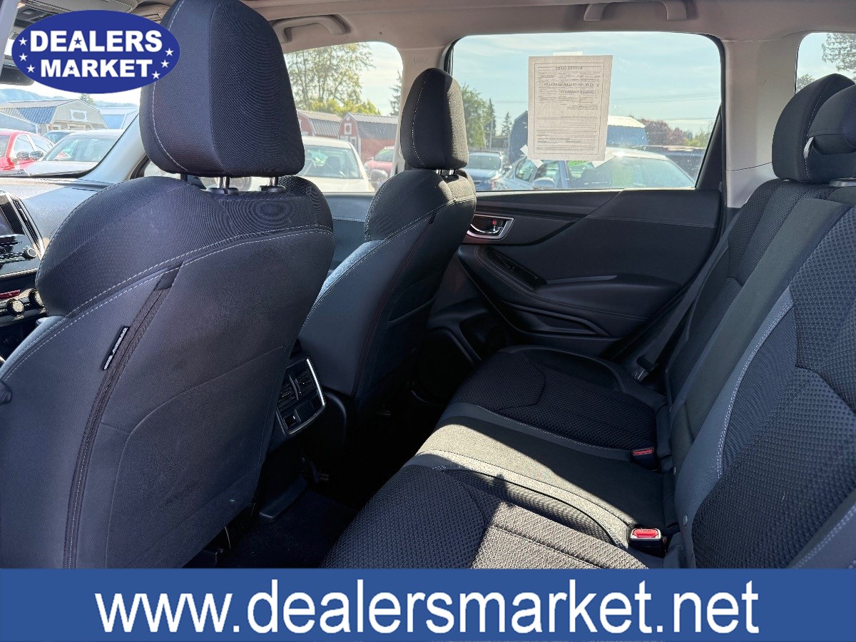 2022 Subaru Forester Premium photo 16