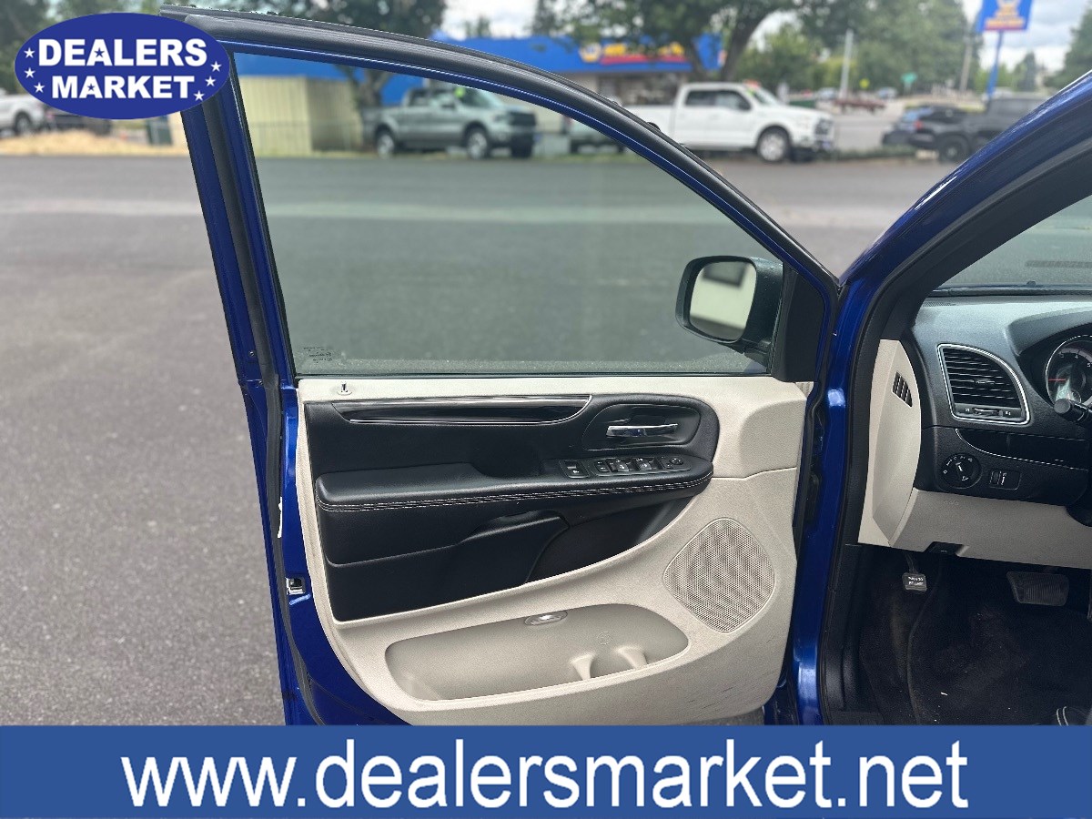 2020 Dodge Grand Caravan SXT photo 9