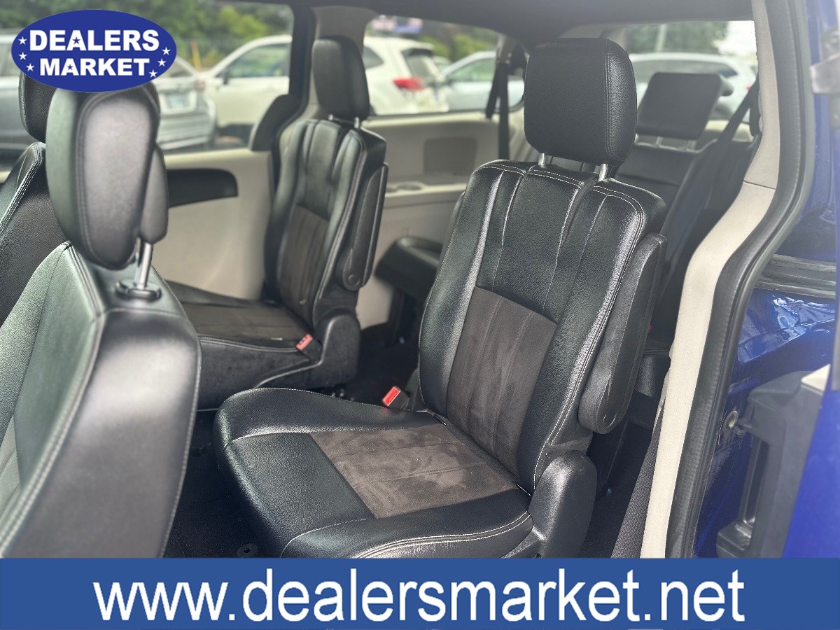 2020 Dodge Grand Caravan SXT photo 13