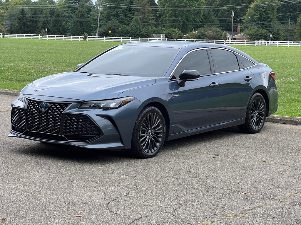 2019 Toyota Avalon Hybrid XLE photo 5