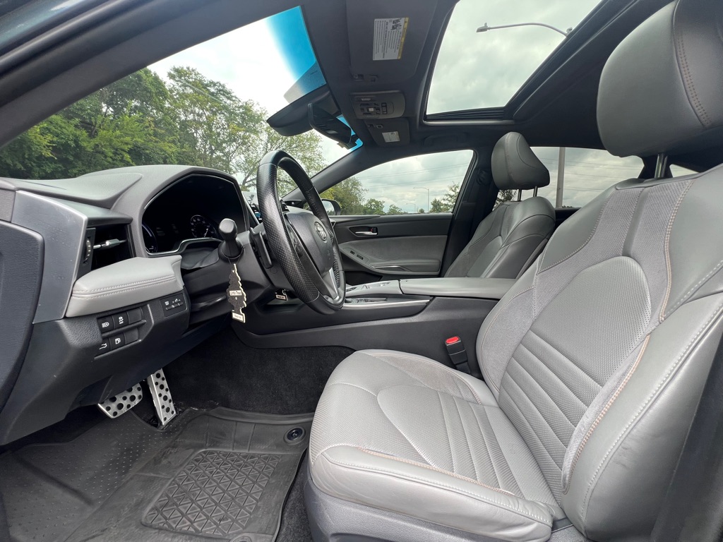 2019 Toyota Avalon Hybrid XLE photo 9