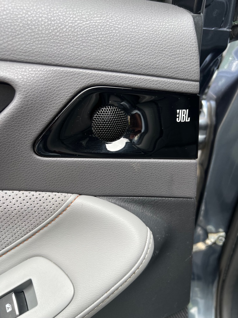 2019 Toyota Avalon Hybrid XLE photo 11