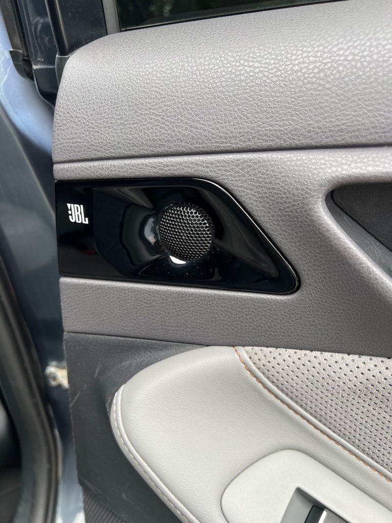 2019 Toyota Avalon Hybrid XLE photo 13