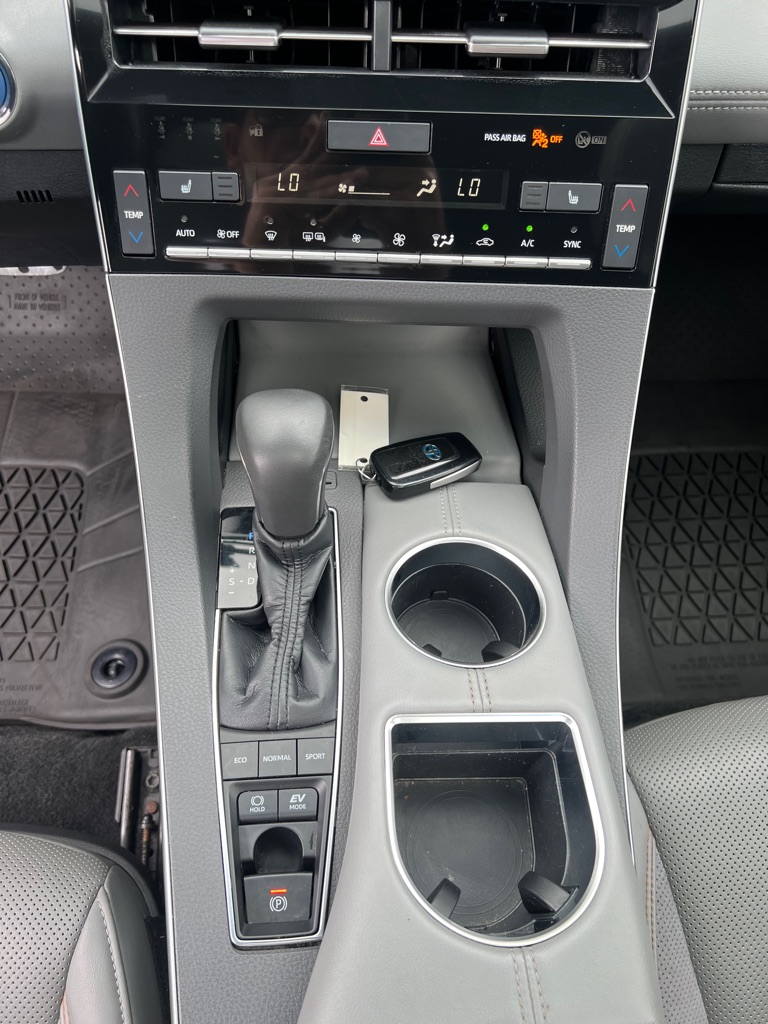 2019 Toyota Avalon Hybrid XLE photo 20