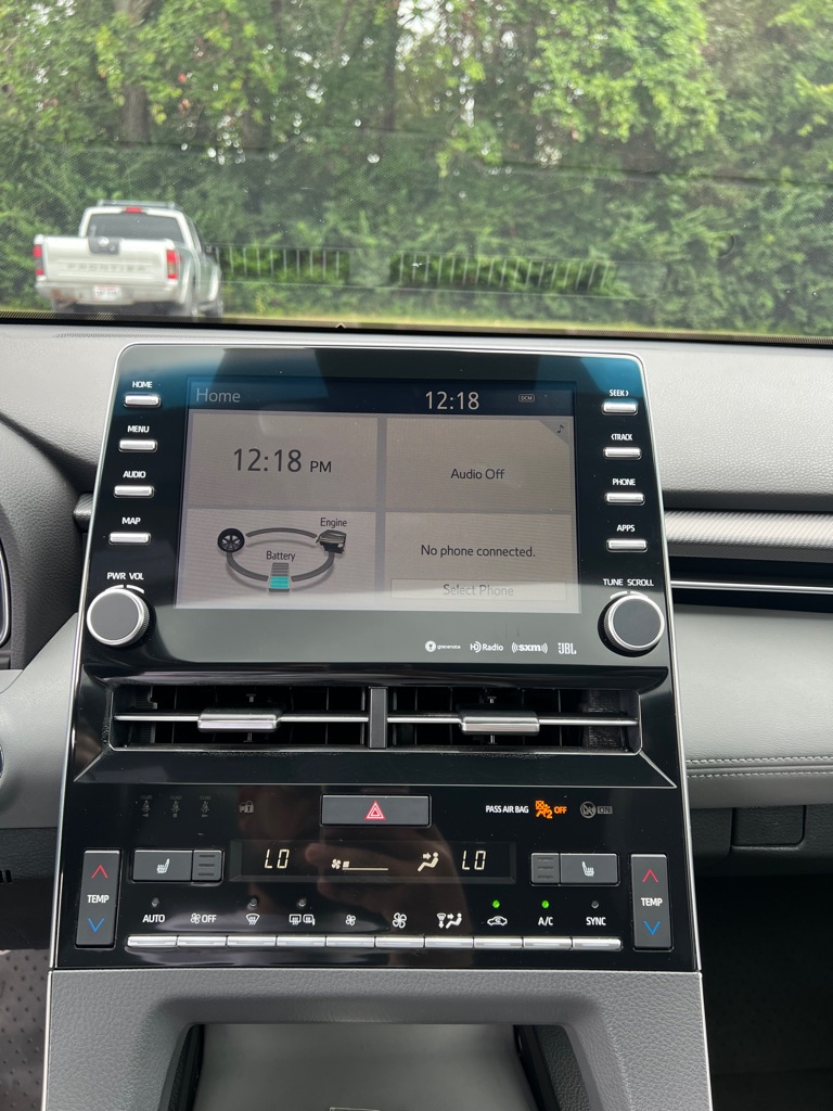 2019 Toyota Avalon Hybrid XLE photo 21