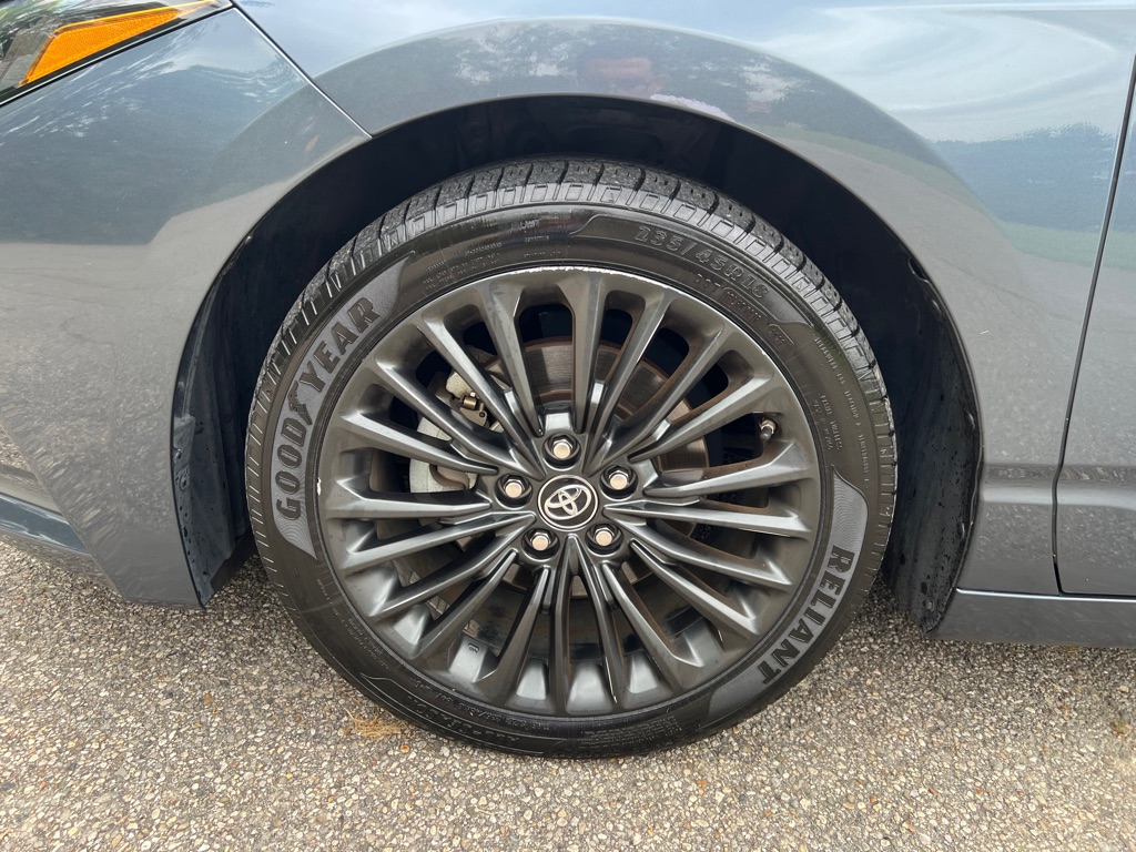 2019 Toyota Avalon Hybrid XLE photo 31