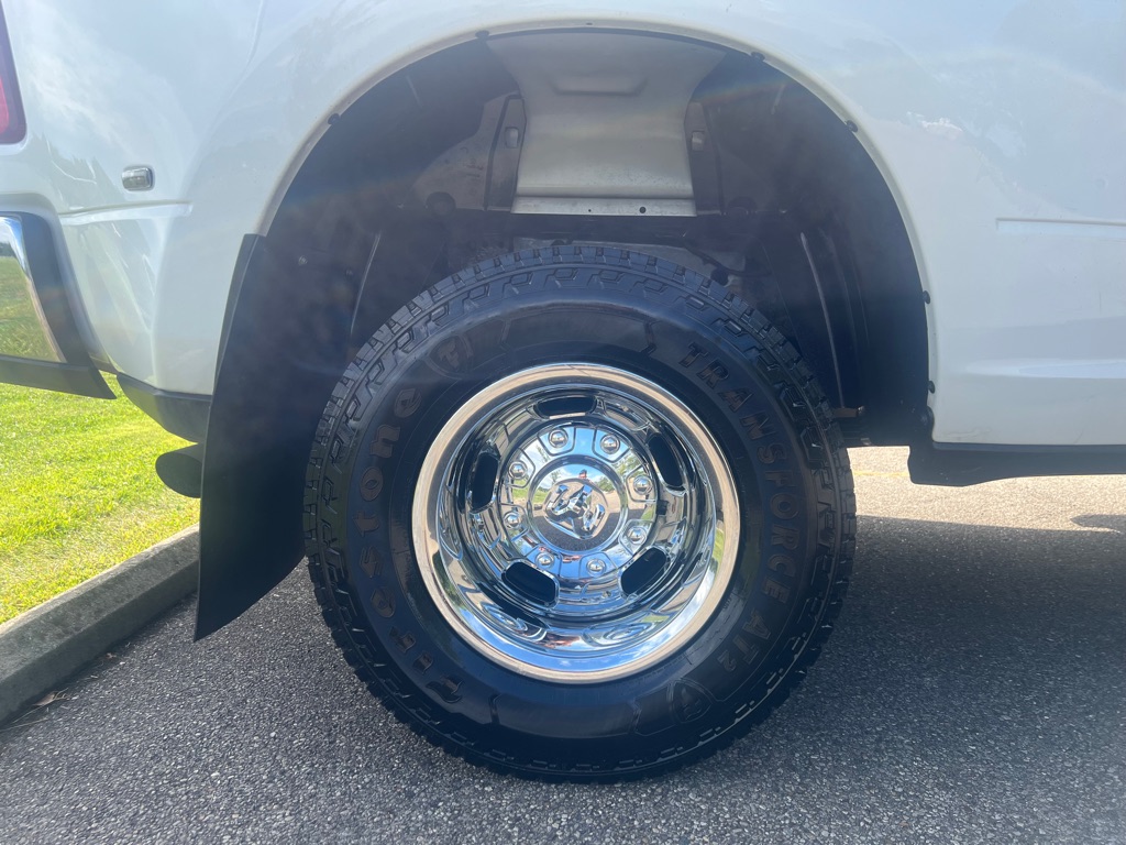 2024 Ram 3500 Big Horn photo 32