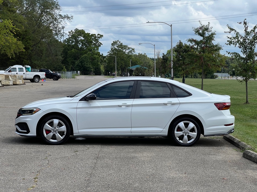 2019 Volkswagen Jetta GLI S photo 9