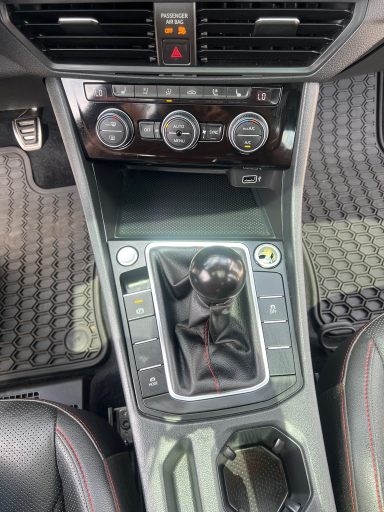 2019 Volkswagen Jetta GLI S photo 23