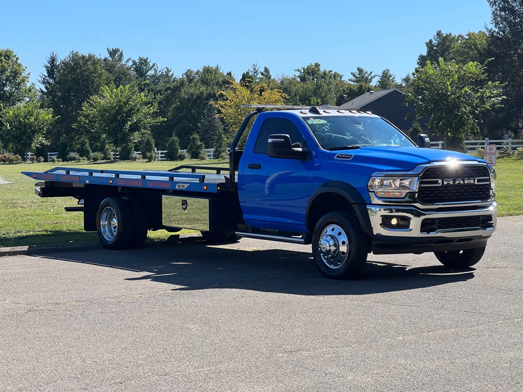 2023 Ram 5500 SLT photo 4