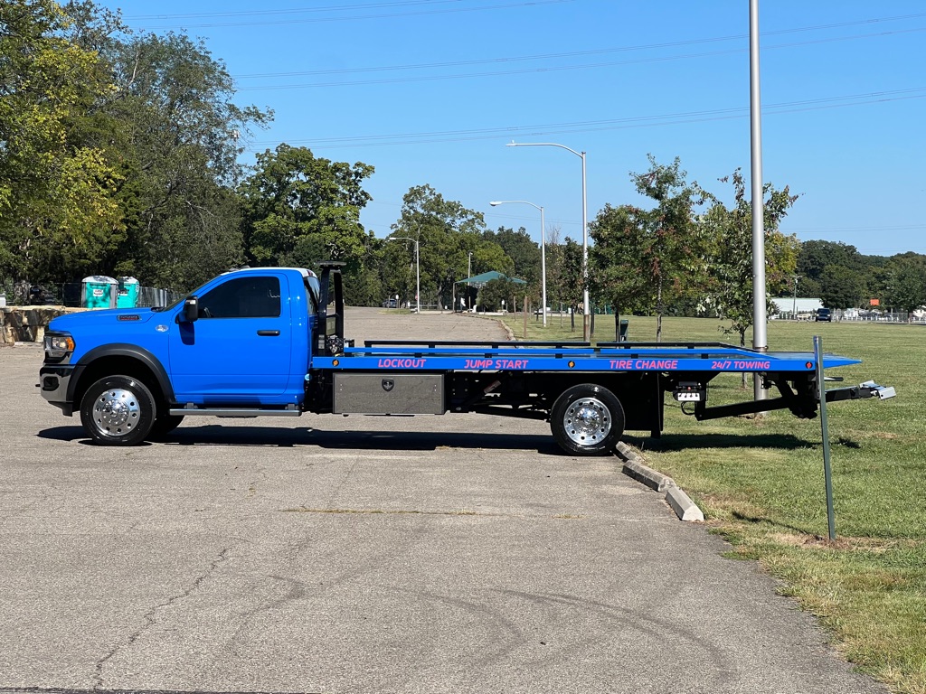 2023 Ram 5500 SLT photo 9