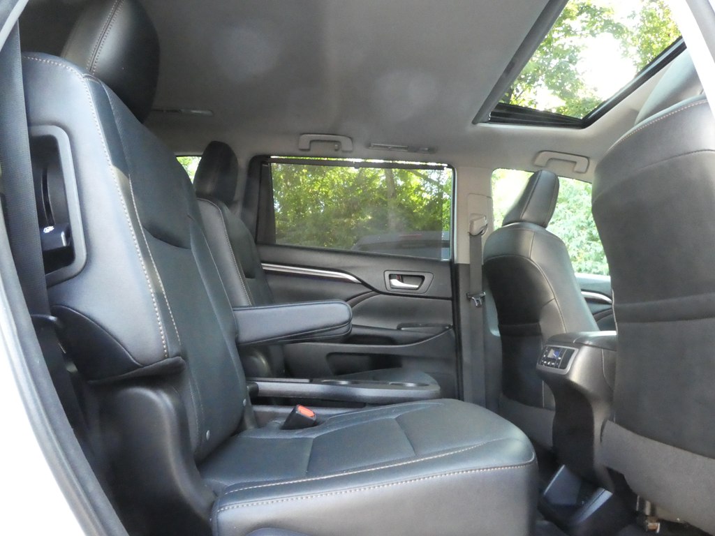 2016 Toyota Highlander Limited photo 20