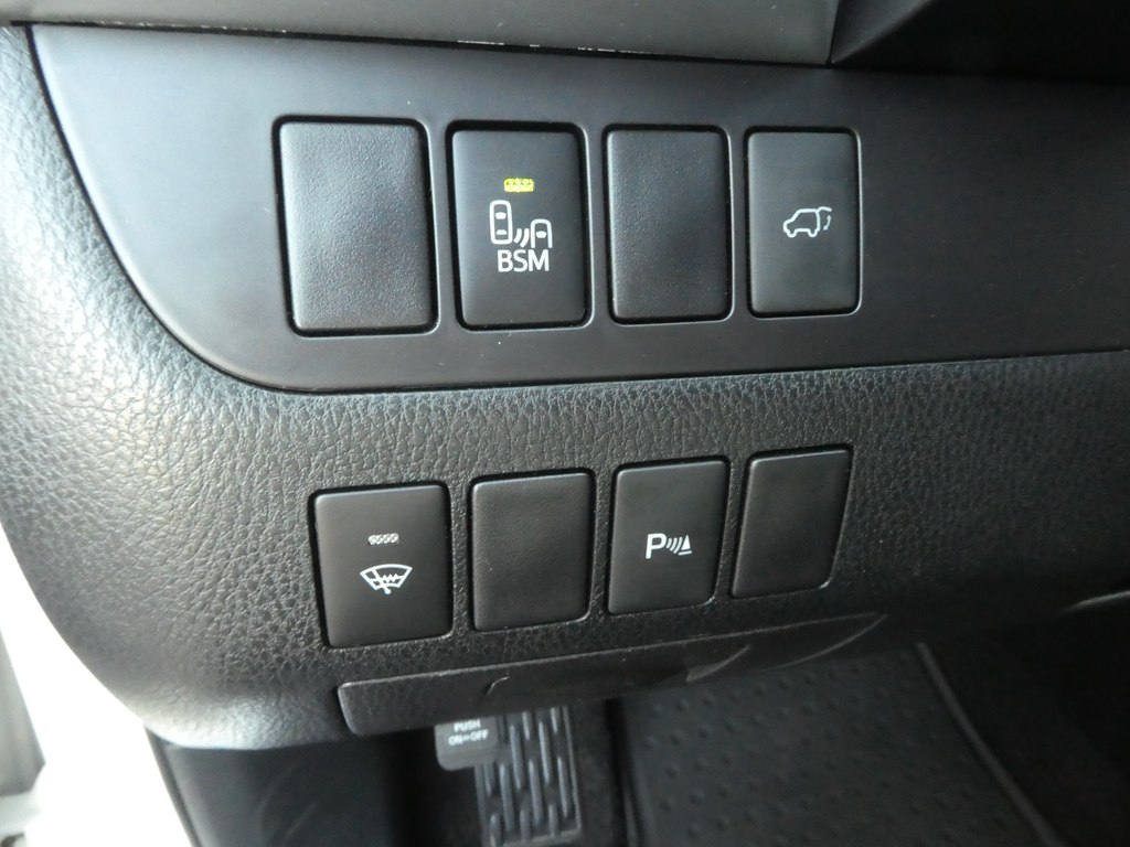 2016 Toyota Highlander Limited photo 25