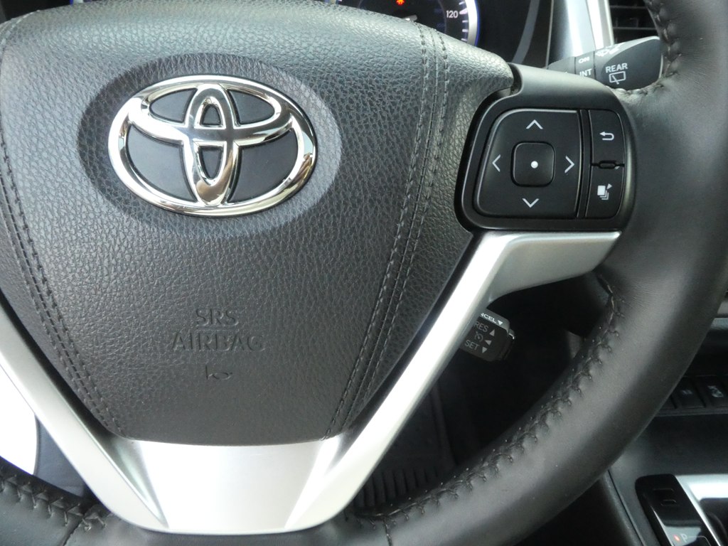 2016 Toyota Highlander Limited photo 28