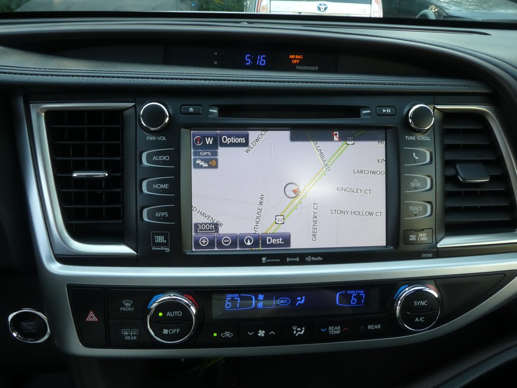 2016 Toyota Highlander Limited photo 29