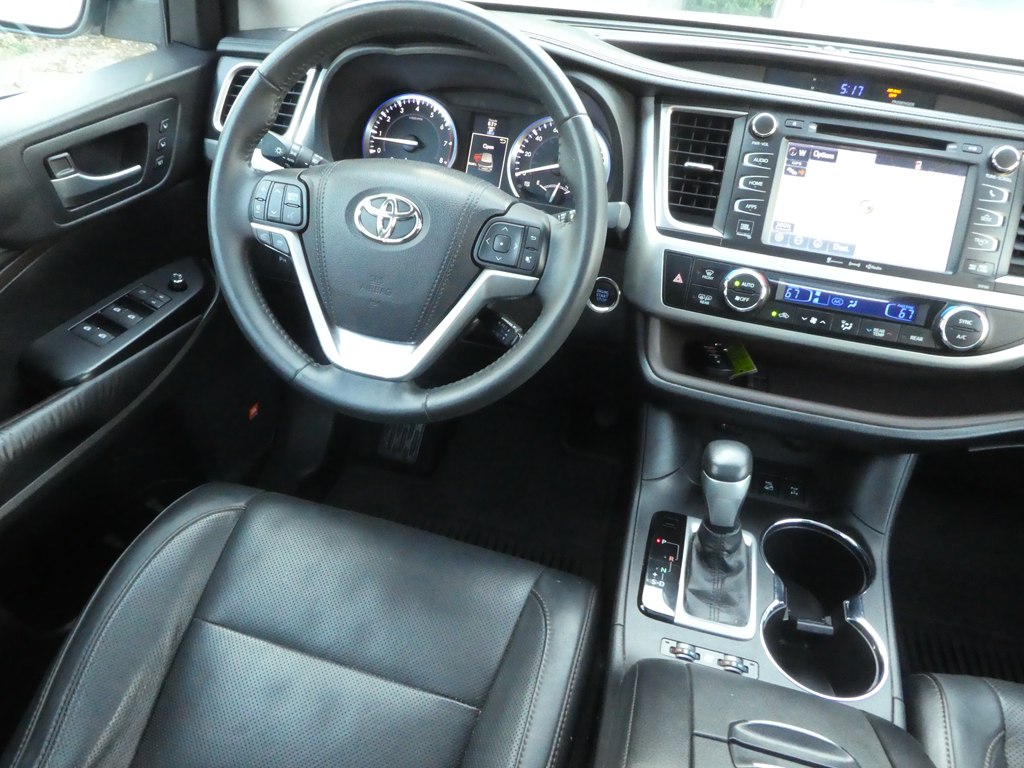 2016 Toyota Highlander Limited photo 33