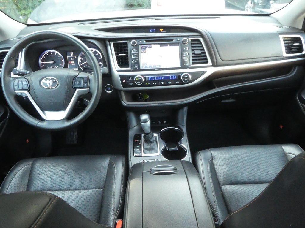 2016 Toyota Highlander Limited photo 35