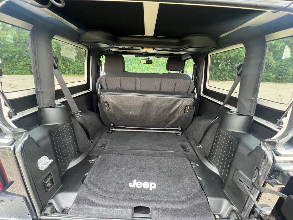 2015 Jeep Wrangler Sport photo 17
