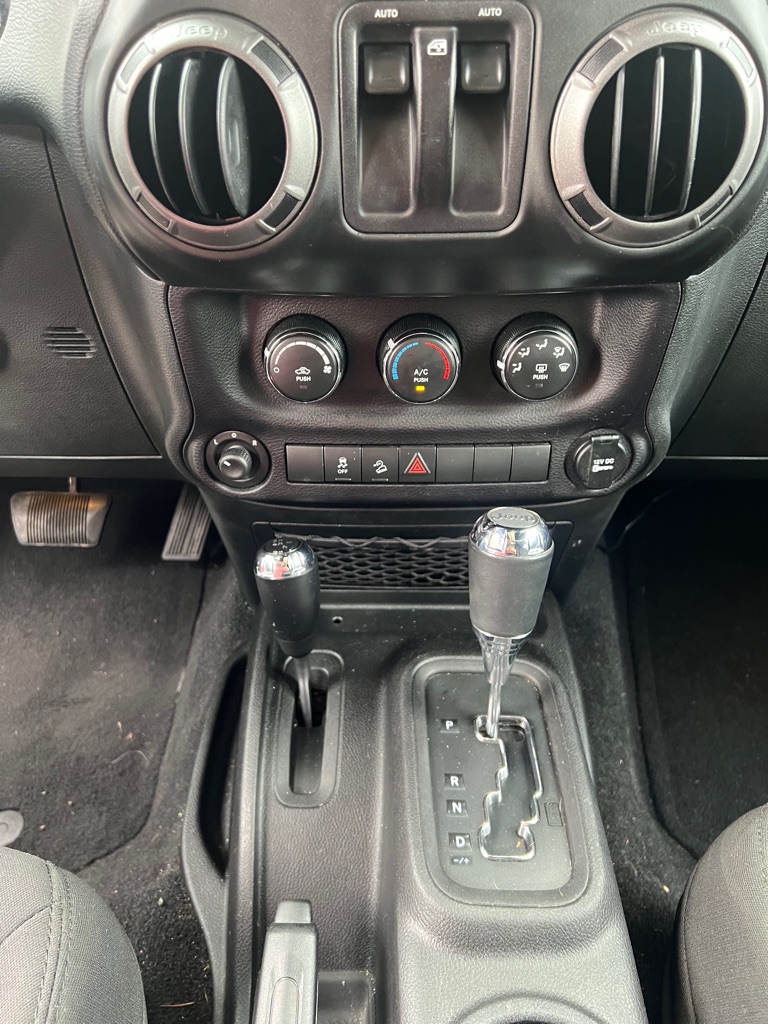 2015 Jeep Wrangler Sport photo 22