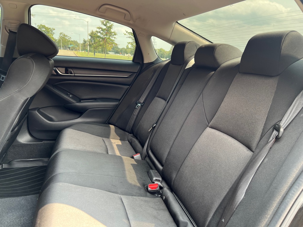 2022 Honda Accord LX photo 16