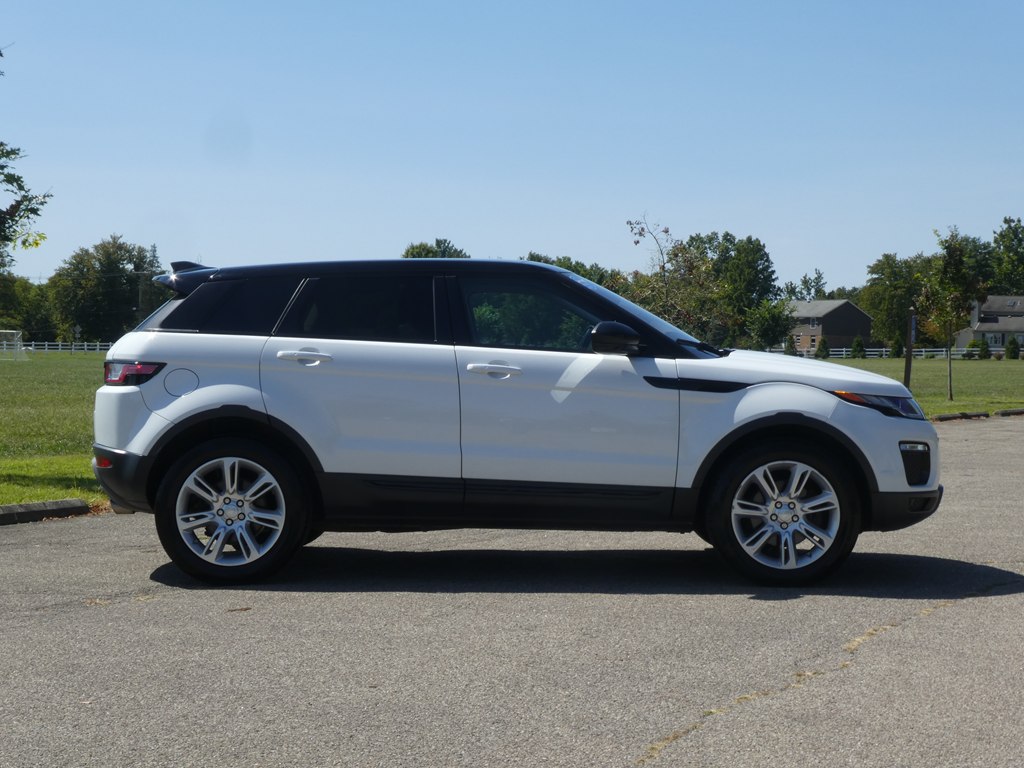2018 Land Rover Range Rover Evoque SE photo 3