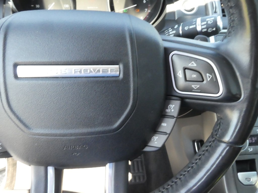 2018 Land Rover Range Rover Evoque SE photo 24