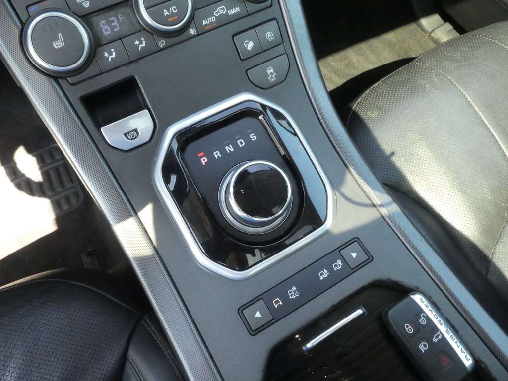 2018 Land Rover Range Rover Evoque SE photo 26