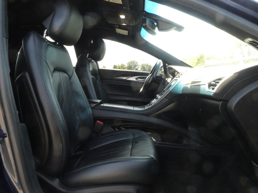 2017 Lincoln MKZ Reserve photo 17