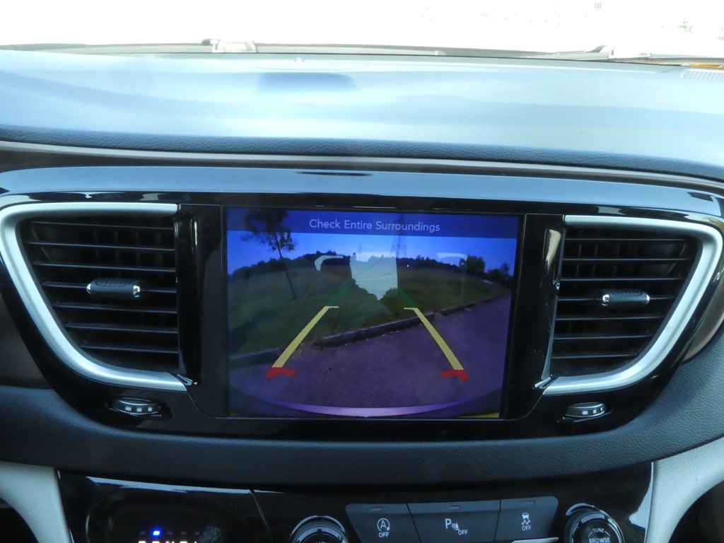 2017 Chrysler Pacifica Touring L photo 23