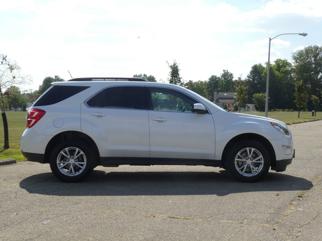 2016 Chevrolet Equinox LT photo 4