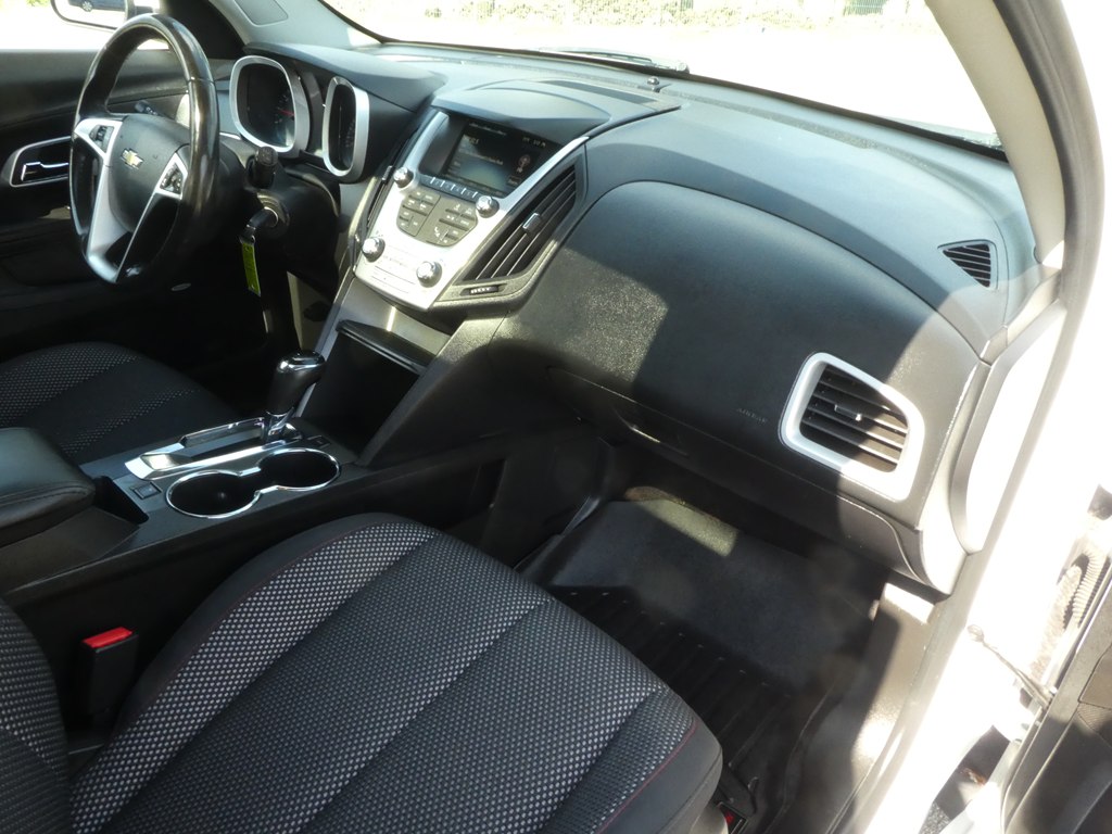 2016 Chevrolet Equinox LT photo 20
