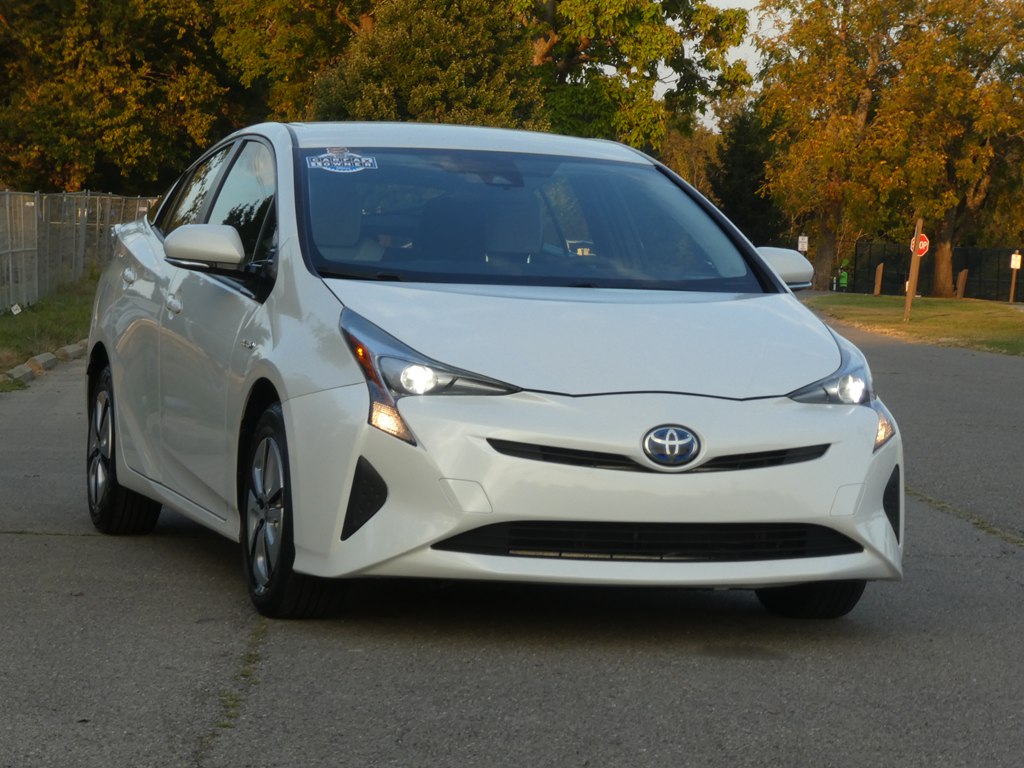 2017 Toyota Prius Two Eco Three Four Touring photo 3
